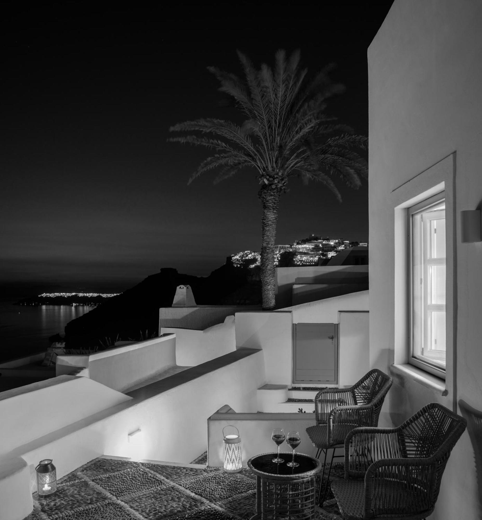 Anemos Family Suites Fira  Exterior photo